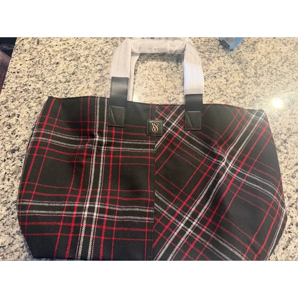 Victoria Secret VS PINK - PLAID TOTE BAG CYBER MONDAY 2025 - NEW WITH TAG NWT